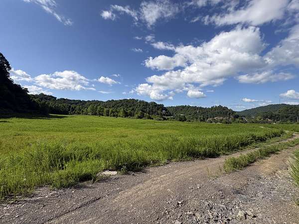 137 Acres of Mixed-Use Land for Sale in Manchester, Kentucky