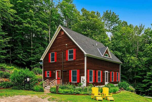 5.24 Acres of Land with Home for Sale in Pomfret, Vermont
