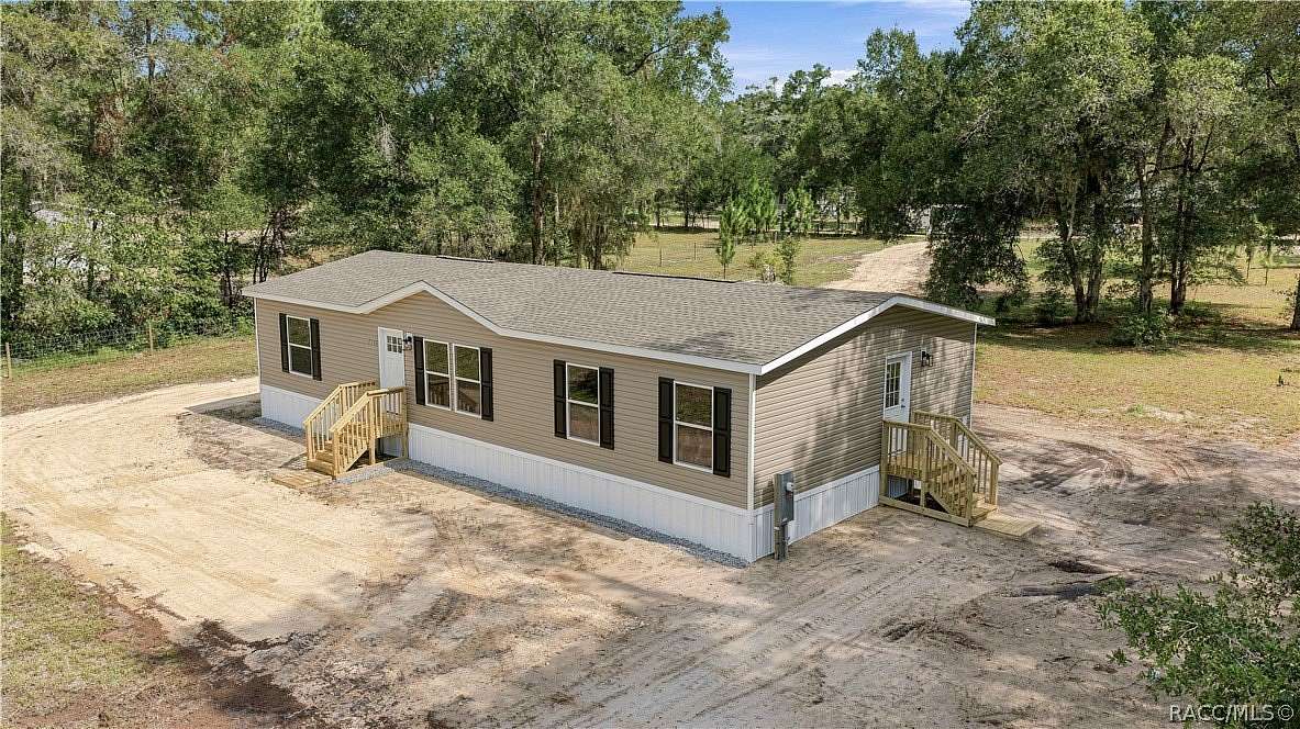 2 Acres of Land with Home for Sale in Dunnellon, Florida