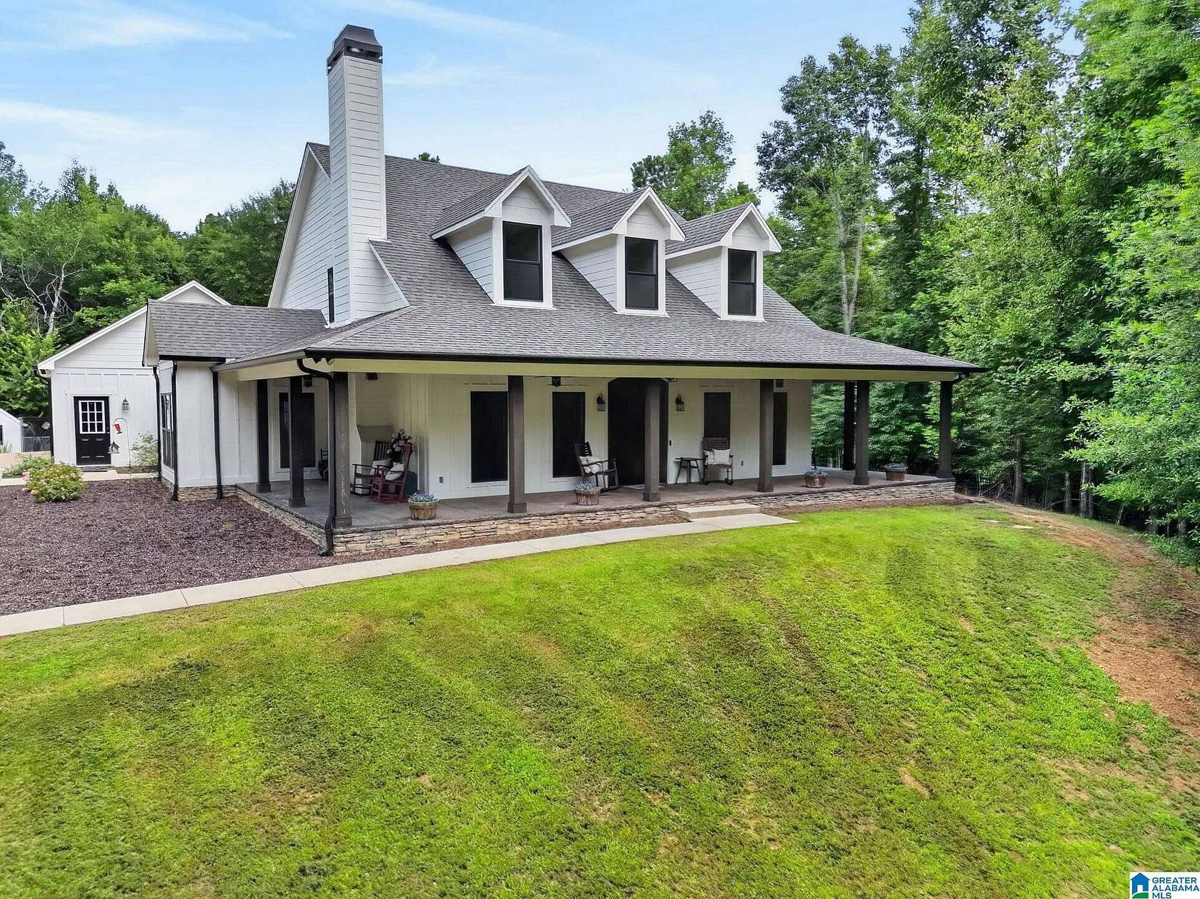 10 Acres of Land with Home for Sale in Jemison, Alabama