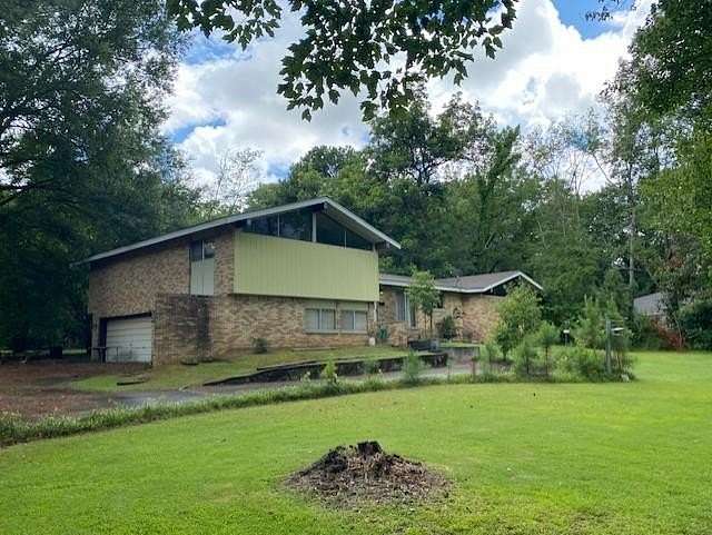 10.5 Acres of Land with Home for Sale in Senatobia, Mississippi