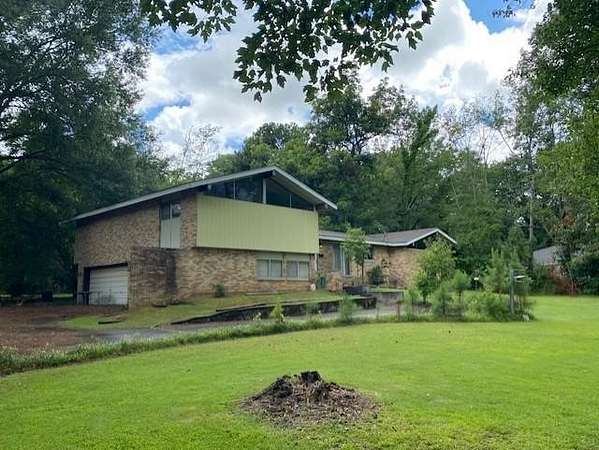 10.5 Acres of Land with Home for Sale in Senatobia, Mississippi