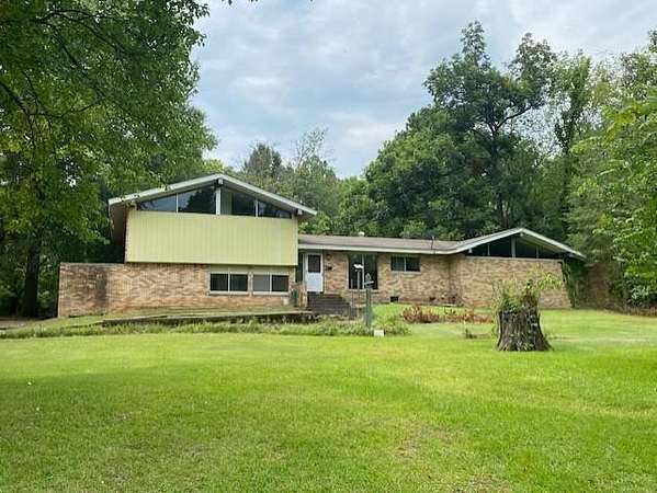 10.5 Acres of Land with Home for Sale in Senatobia, Mississippi