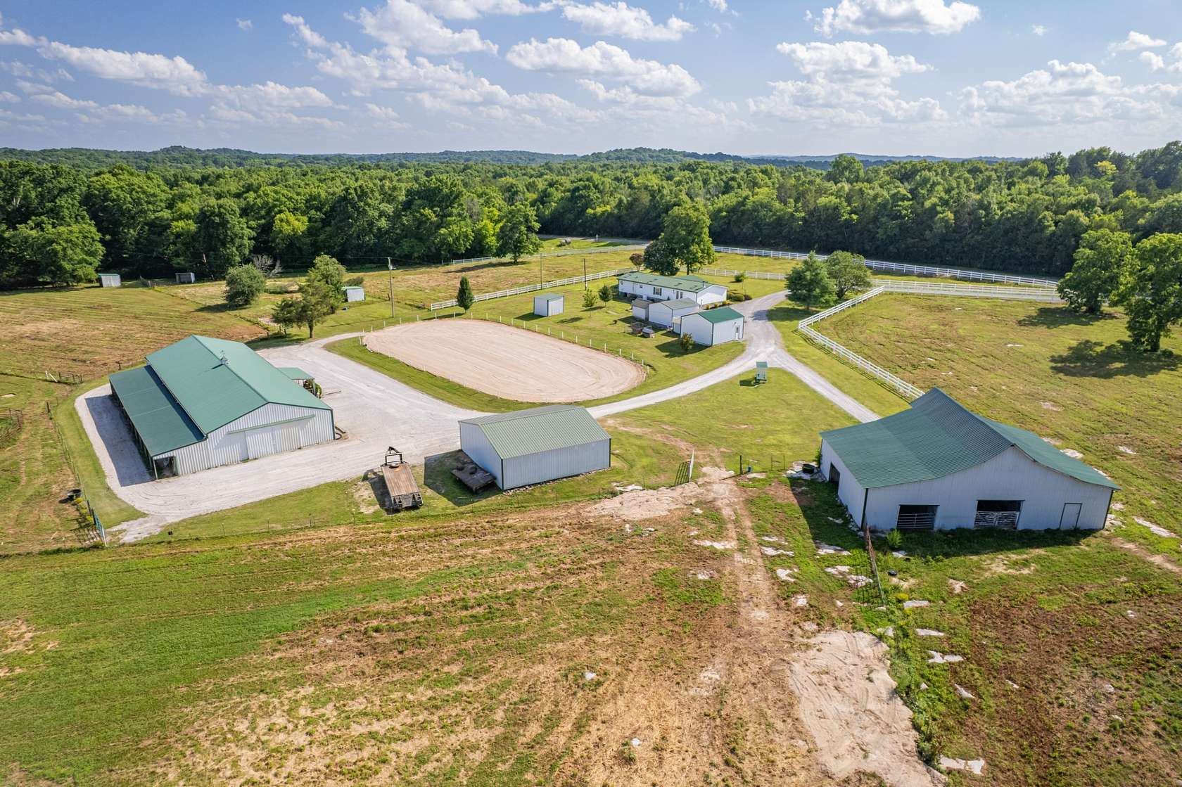 18.6 Acres of Land with Home for Sale in Columbia, Tennessee
