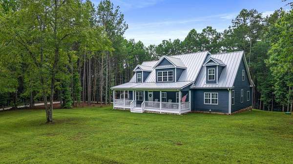 5.17 Acres of Land with Home for Sale in Charleston, Tennessee