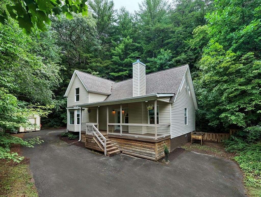 4 Acres of Land with Home for Sale in Hiawassee, Georgia