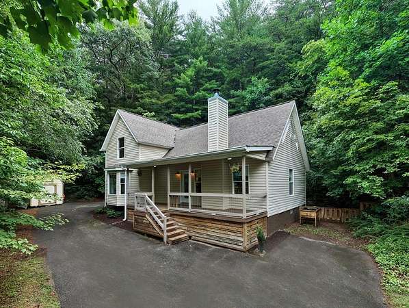 4 Acres of Land with Home for Sale in Hiawassee, Georgia