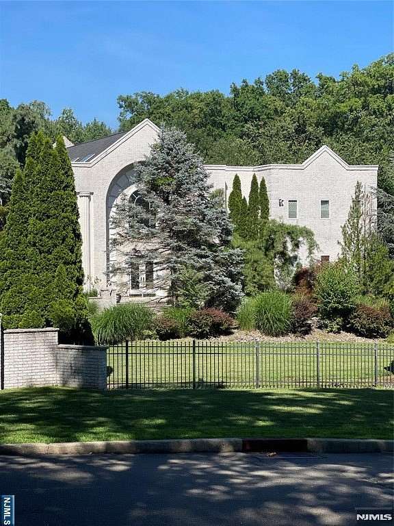 2.8 Acres of Land with Home for Sale in Saddle River, New Jersey