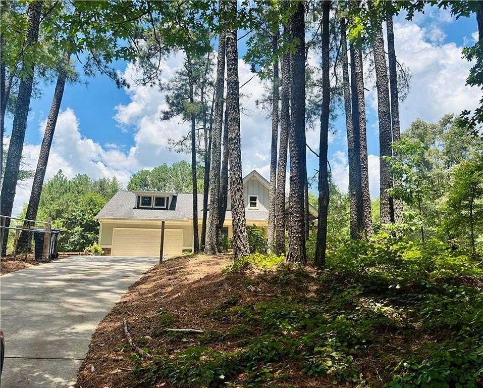 1.62 Acres of Land with Home for Sale in Oxford, Georgia