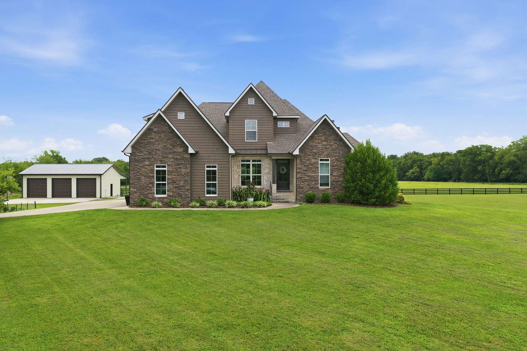 23.8 Acres of Land with Home for Sale in Murfreesboro, Tennessee