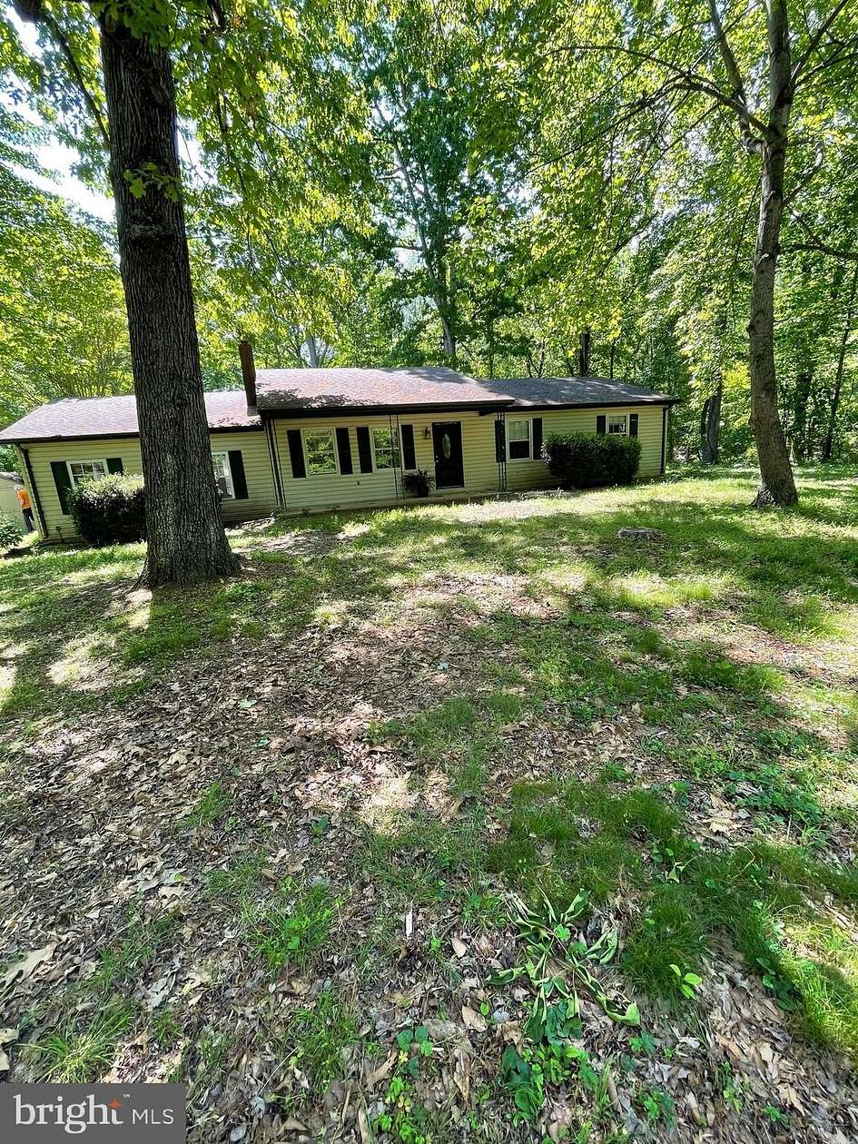 5 Acres of Land with Home for Lease in Bluemont, Virginia