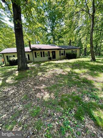 5 Acres of Land with Home for Lease in Bluemont, Virginia