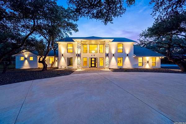 1.7 Acres of Land with Home for Sale in Shavano Park, Texas