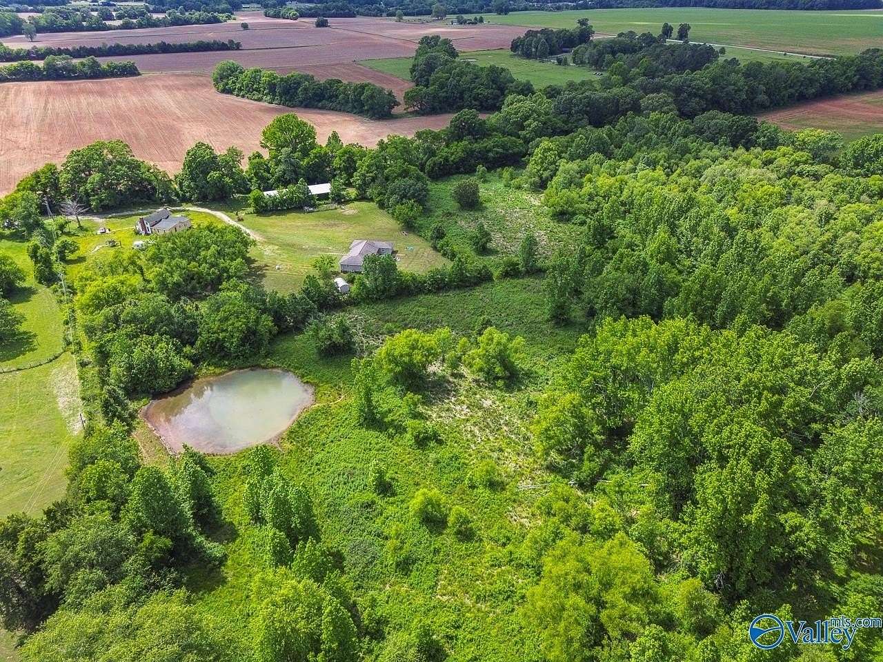 13.5 Acres of Land for Sale in New Market, Alabama