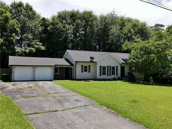 1.67 Acres of Land with Home for Sale in Villa Rica, Georgia