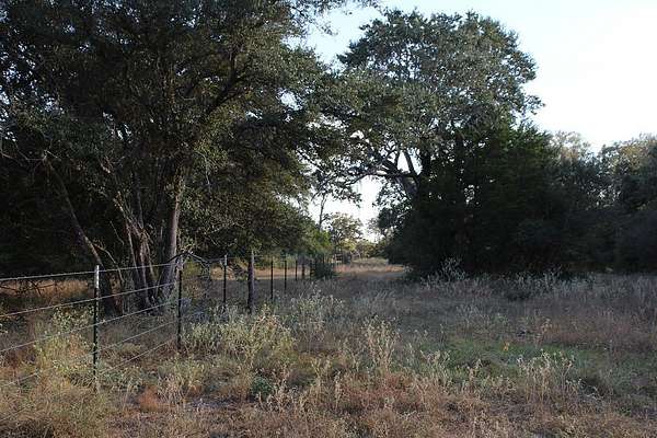 10 Acres of Recreational & Residential Land for Sale in Columbus, Texas
