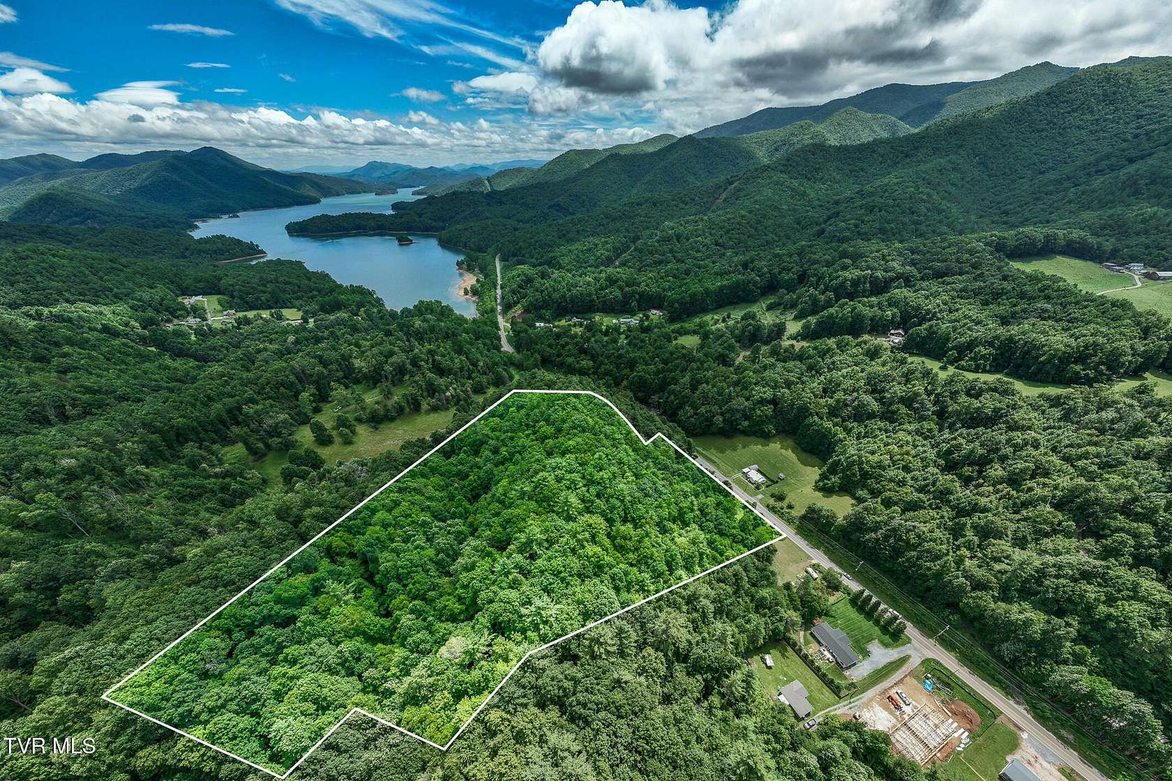 13.4 Acres of Recreational & Residential Land for Sale in Hampton, Tennessee