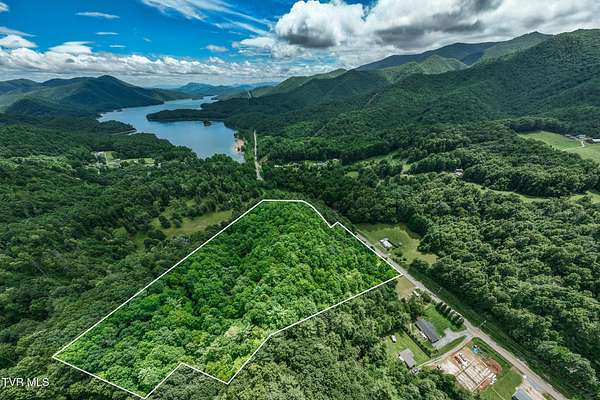 13.4 Acres of Recreational & Residential Land for Sale in Hampton, Tennessee