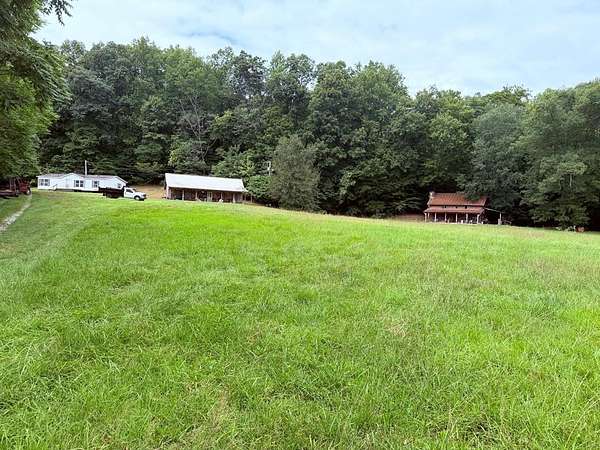 15 Acres of Land with Home for Sale in Sparta, Tennessee