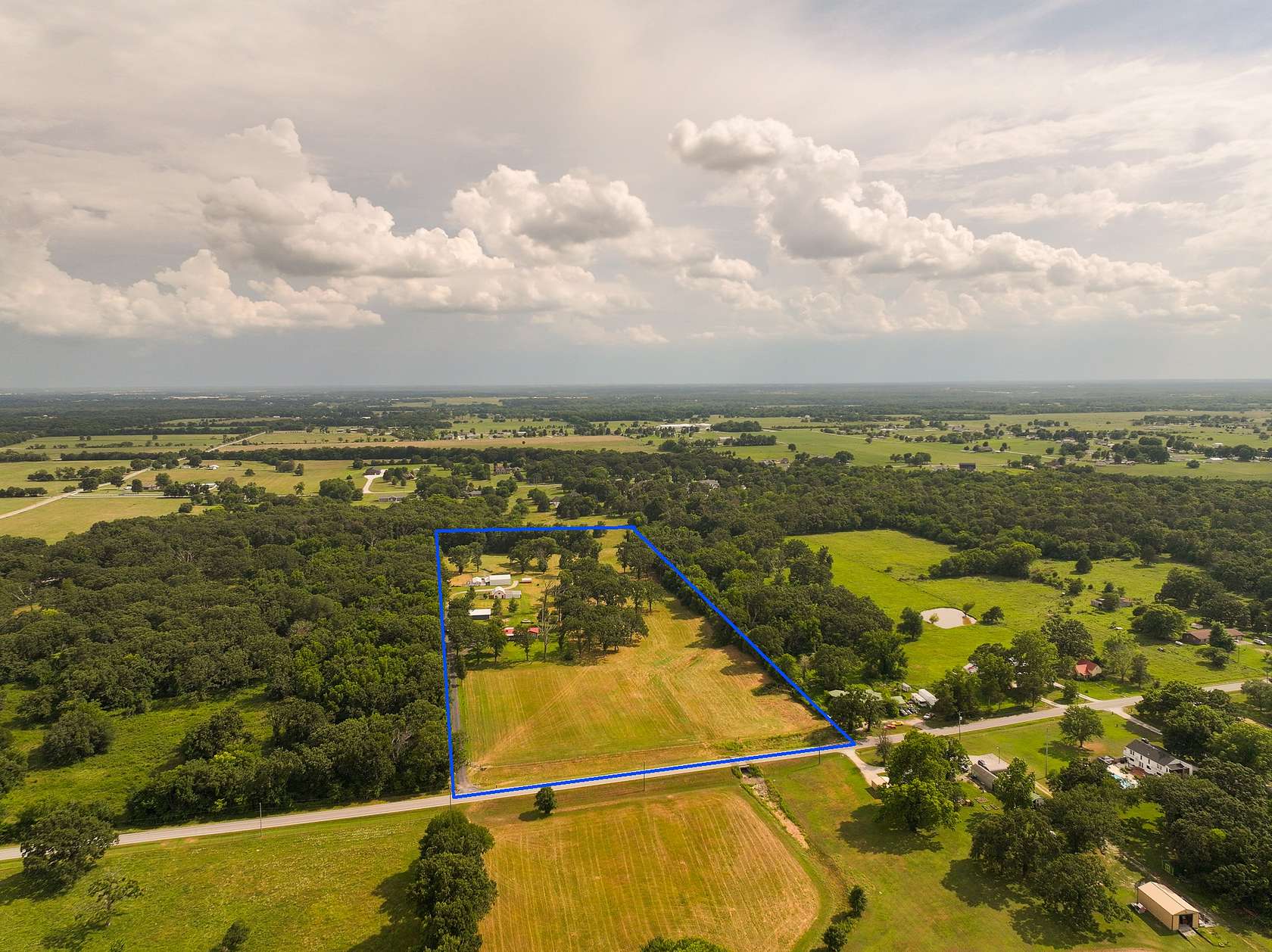 14.7 Acres of Improved Land for Sale in Carthage, Missouri