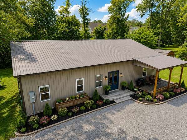 5 Acres of Land with Home for Sale in White House, Tennessee