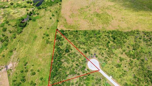 2.4 Acres of Residential Land for Sale in Corsicana, Texas