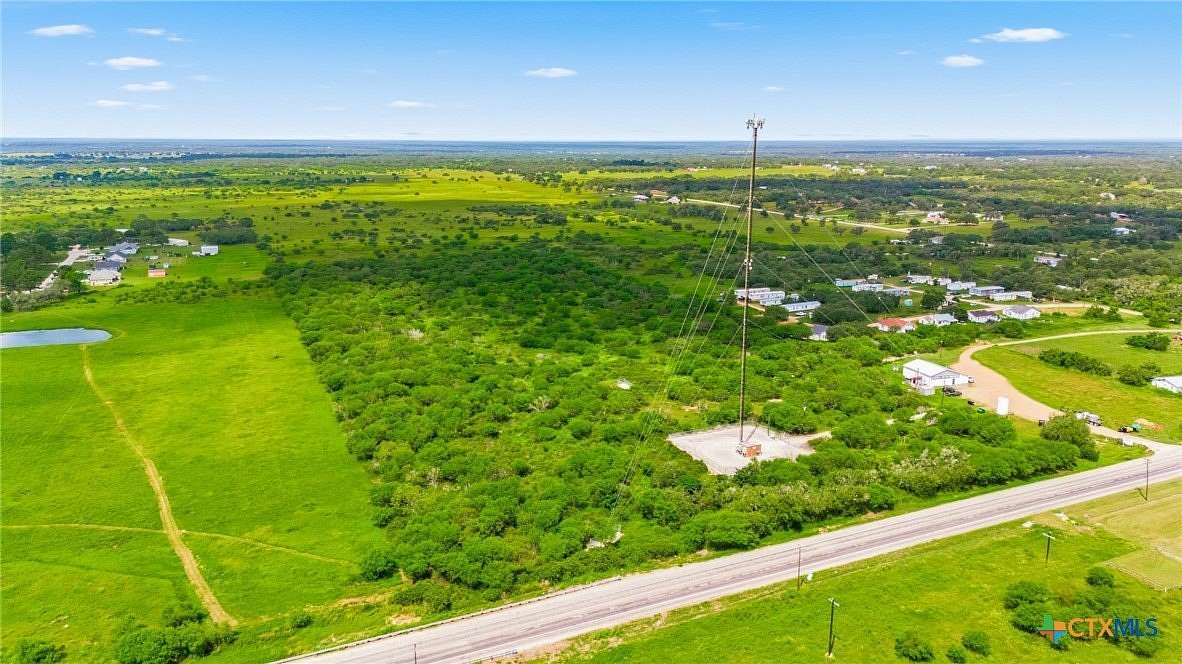 19 Acres of Recreational & Residential Land for Sale in Victoria, Texas