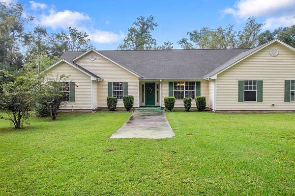 2.75 Acres of Land with Home for Sale in Greenville, Florida