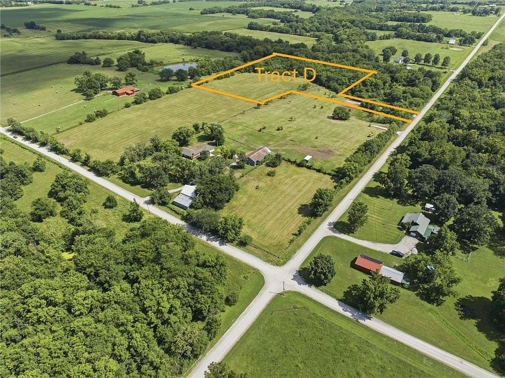 8 Acres of Residential Land for Sale in Garden City, Missouri