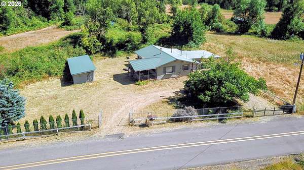 33.8 Acres of Land with Home for Sale in Mulino, Oregon
