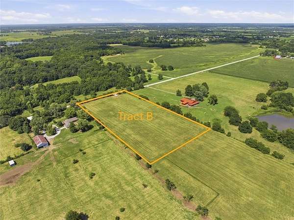 5 Acres of Residential Land for Sale in Garden City, Missouri