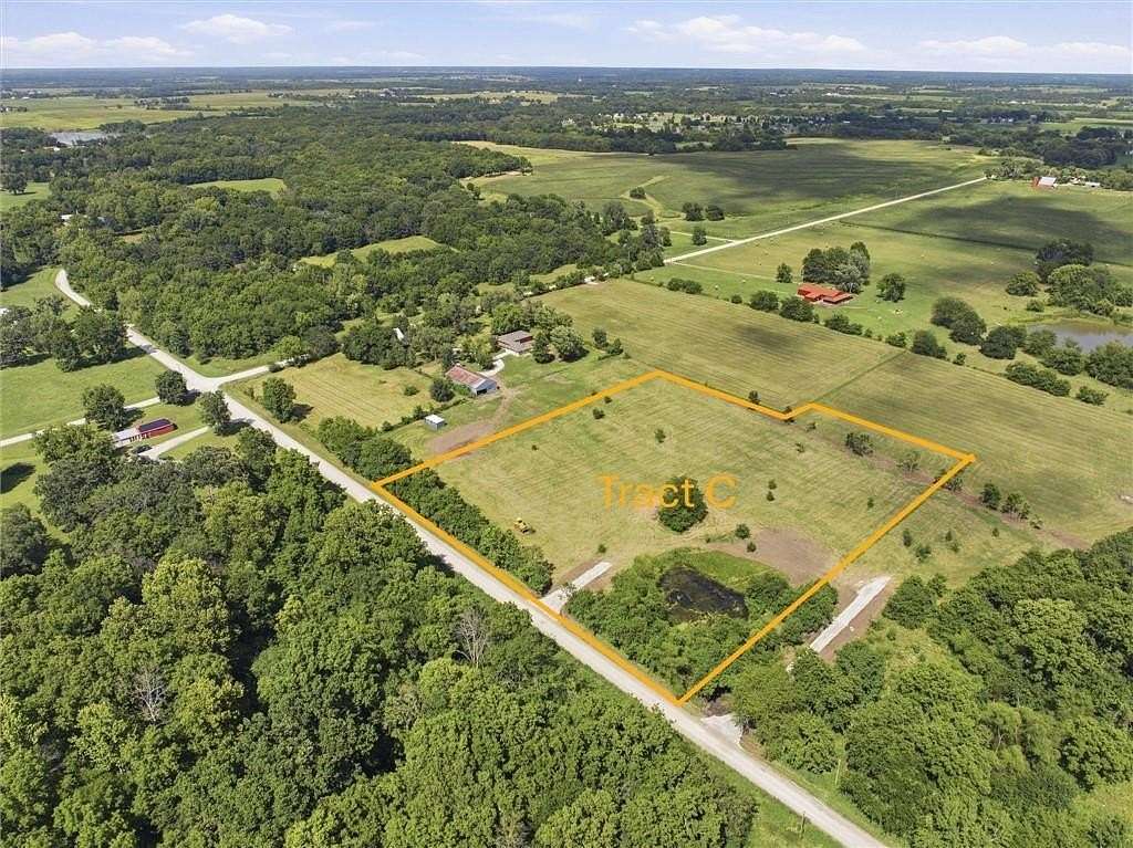 5 Acres of Residential Land for Sale in Garden City, Missouri
