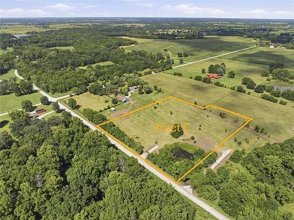 5 Acres of Residential Land for Sale in Garden City, Missouri