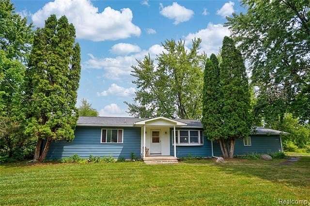 10 Acres of Land with Home for Sale in Fenton, Michigan