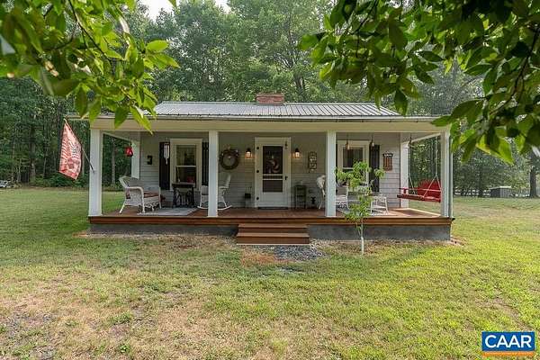 6 Acres of Land with Home for Sale in Scottsville, Virginia
