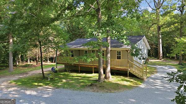 3.23 Acres of Land with Home for Sale in Carnesville, Georgia