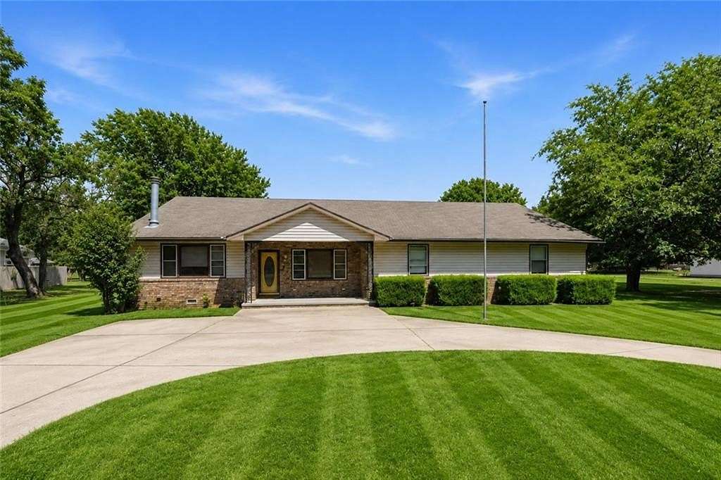 2 Acres of Land with Home for Sale in Pittsburg, Kansas