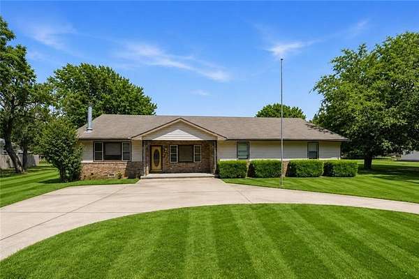 2 Acres of Land with Home for Sale in Pittsburg, Kansas