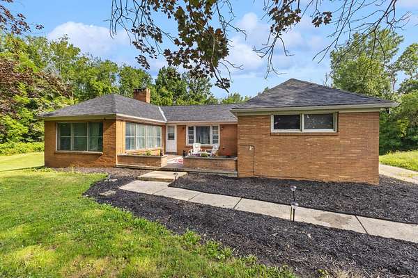 6.49 Acres of Land with Home for Sale in Mansfield, Ohio