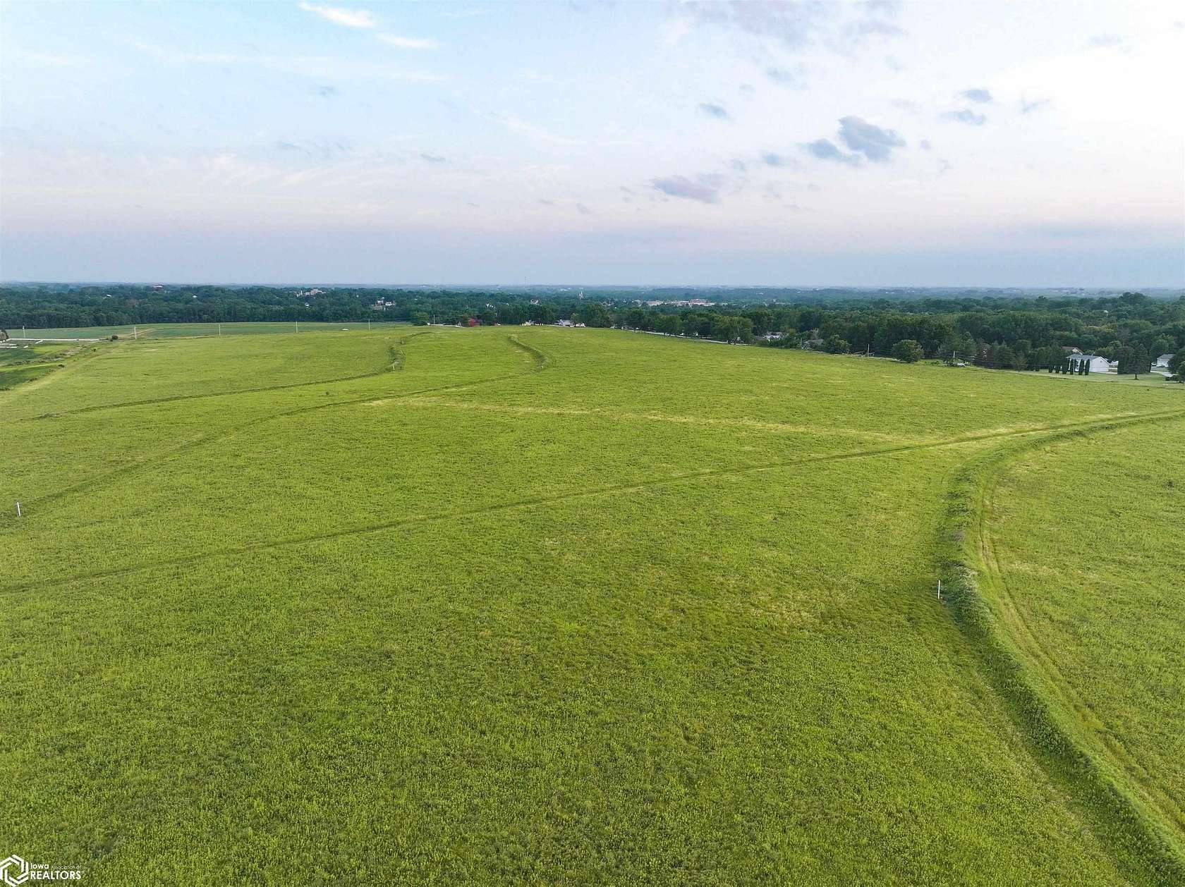 152 Acres of Land for Auction in Oelwein, Iowa