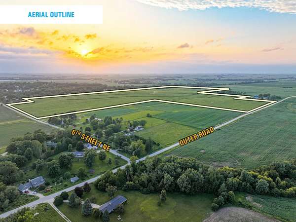 152 Acres of Land for Auction in Oelwein, Iowa