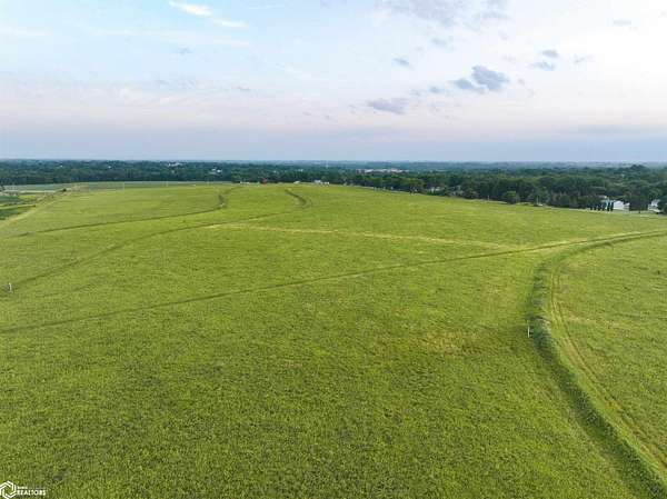 152 Acres of Land for Auction in Oelwein, Iowa
