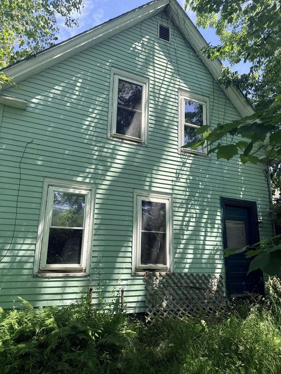 5 Acres of Land with Home for Sale in Waldoboro, Maine