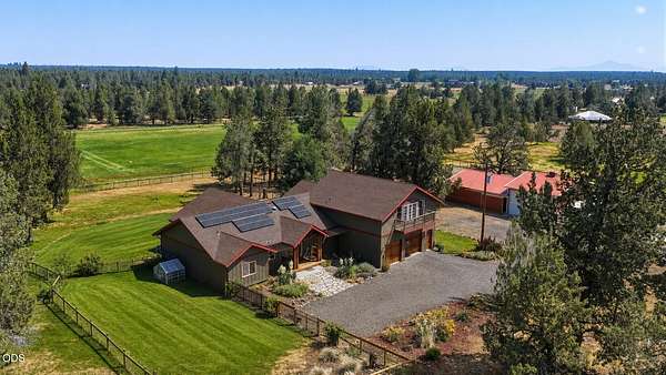 9.18 Acres of Land with Home for Sale in Sisters, Oregon