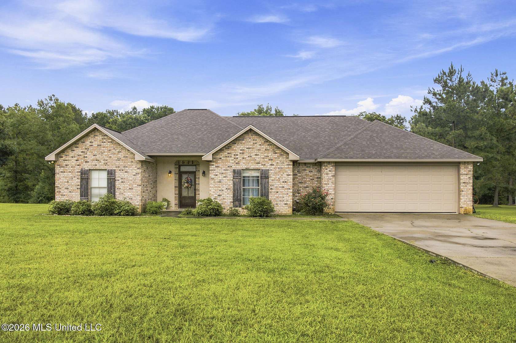 1.67 Acres of Land with Home for Sale in Summit, Mississippi