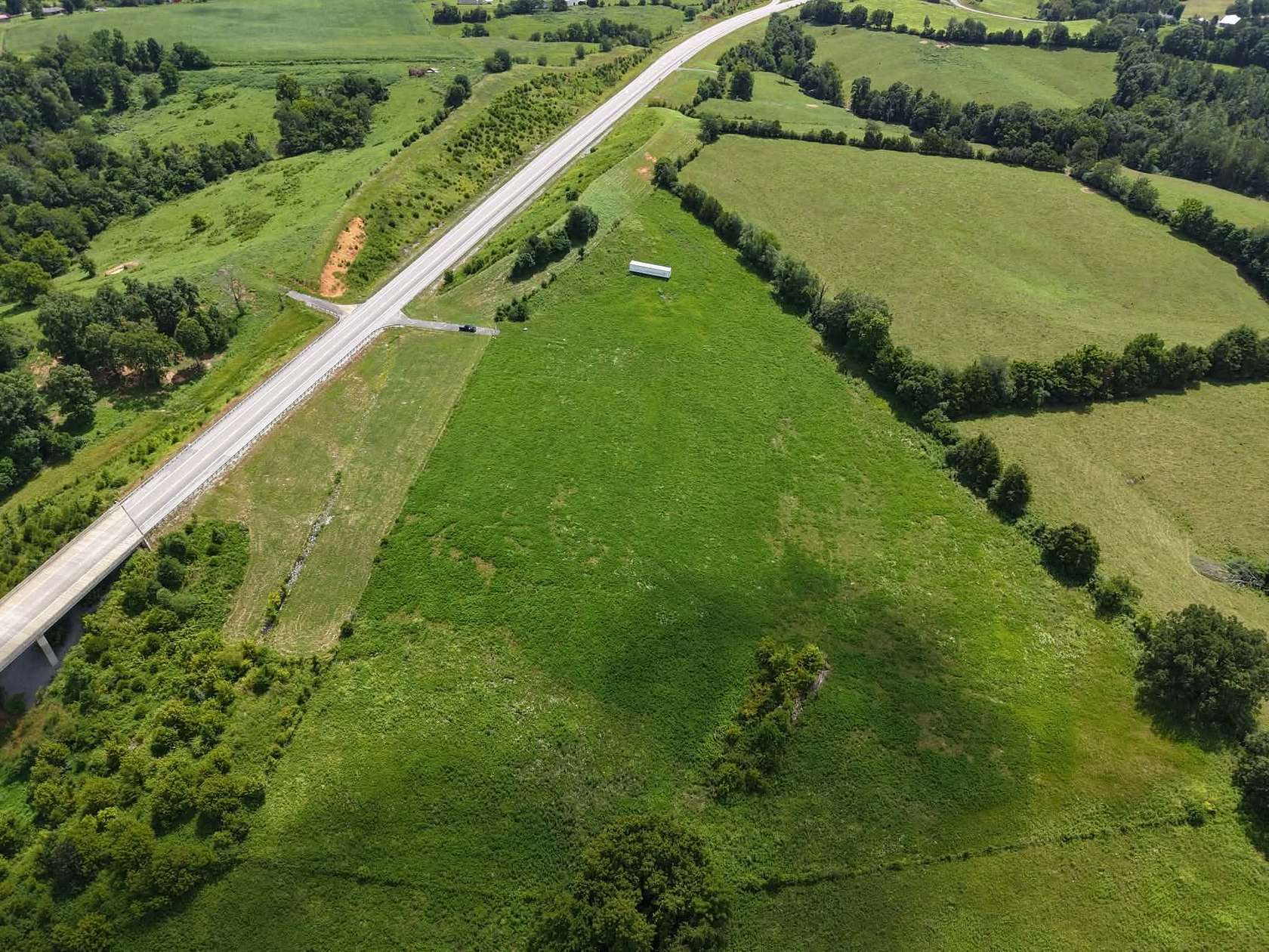 10 Acres of Land for Sale in Albany, Kentucky