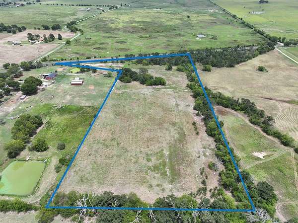 9.7 Acres of Agricultural Land for Sale in Mabank, Texas