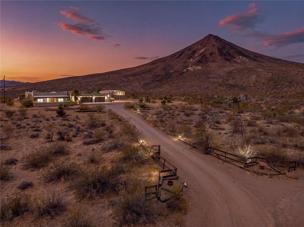 2.19 Acres of Improved Mixed-Use Land for Sale in Golden Valley, Arizona