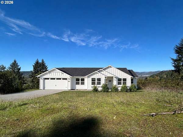 11 Acres of Land with Home for Sale in Roseburg, Oregon