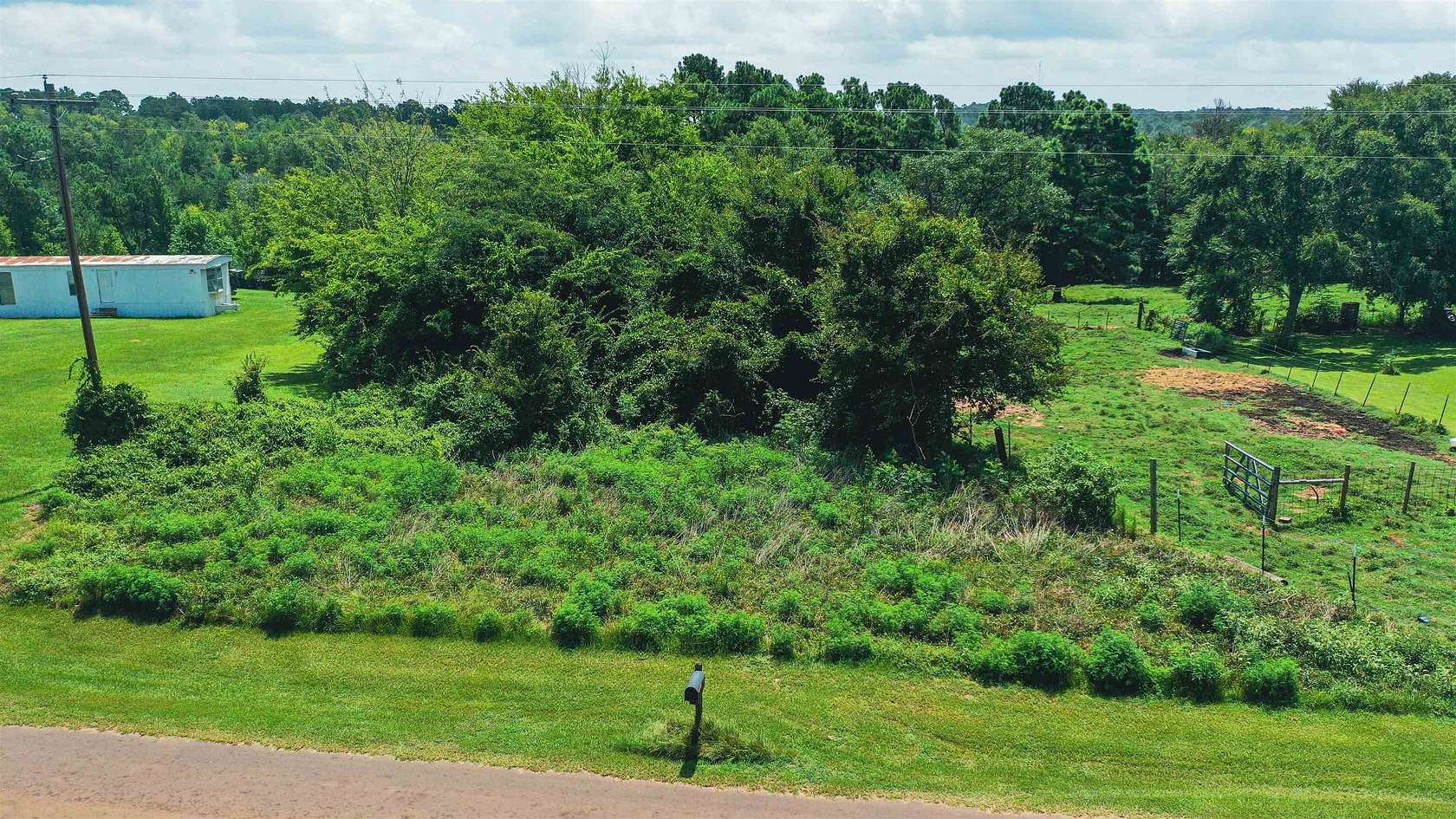 9 Acres of Residential Land for Sale in Big Sandy, Texas